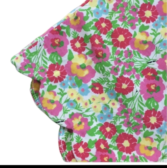 Lily Pulitzer Bright Multicolored Floral Pattern Buttercup Scalloped Sho… - Picture 3 of 3